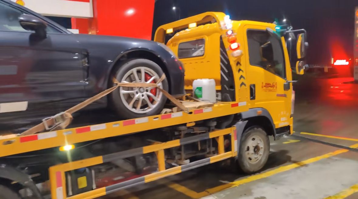 屏东行车途中遇到突发状况该如何呼叫道路救援？